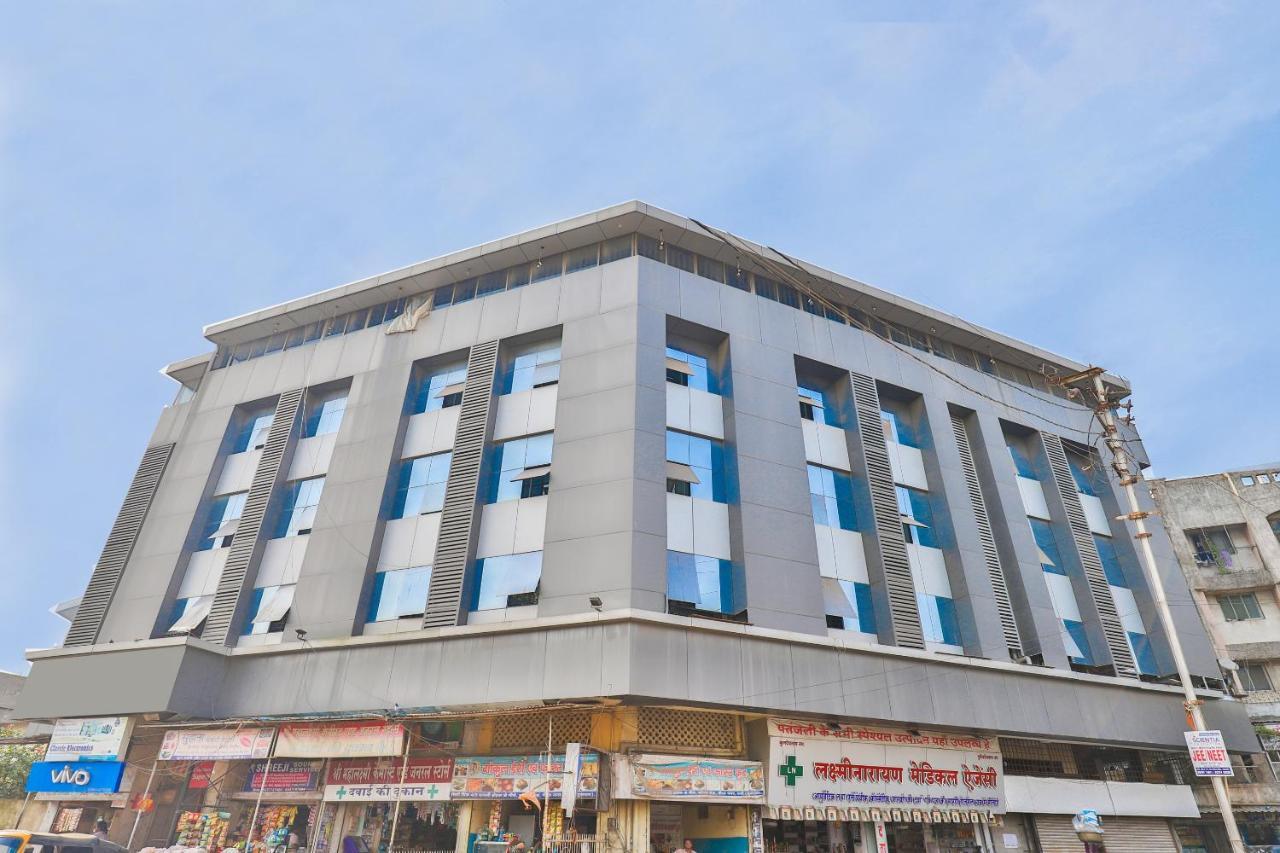 Oyo 19637 Hotel Mansi Sherotene Vapi Bagian luar foto