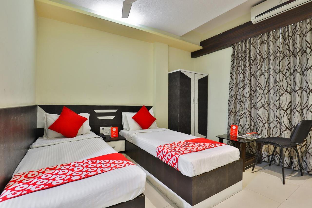 Oyo 19637 Hotel Mansi Sherotene Vapi Bagian luar foto