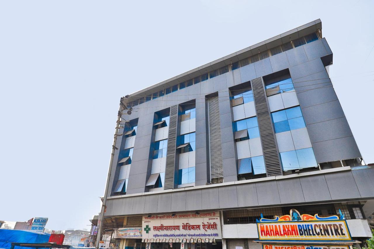 Oyo 19637 Hotel Mansi Sherotene Vapi Bagian luar foto