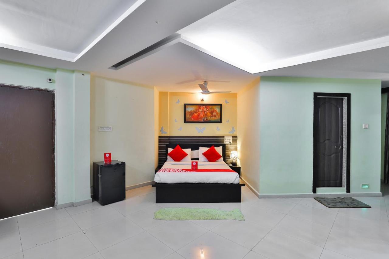 Oyo 19637 Hotel Mansi Sherotene Vapi Bagian luar foto