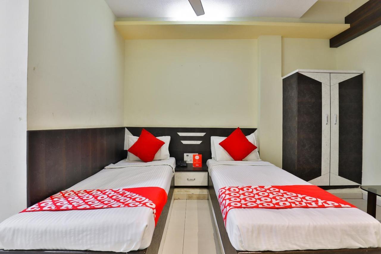 Oyo 19637 Hotel Mansi Sherotene Vapi Bagian luar foto